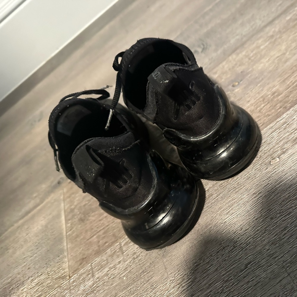 All black air max 270